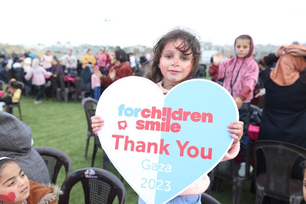 Forchildrensmch's tweet photo. "Heute wurde ein heiliger Ort gestürmt und unschuldige Menschen wurden verletzt. Wir sollten uns alle vereinen, um Frieden und Gerechtigkeit in der Region zu fördern und solche Gewalttaten zu verurteilen."
Palästina#freepalästine https://t.co/O2pxEi0TjI