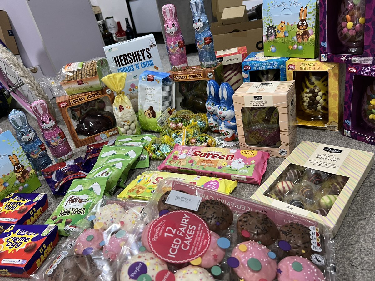 TotalRiLex's tweet photo. LIVE updates from Easter Bunny HQ 🪺🤪 https://t.co/jPoL5Boo93