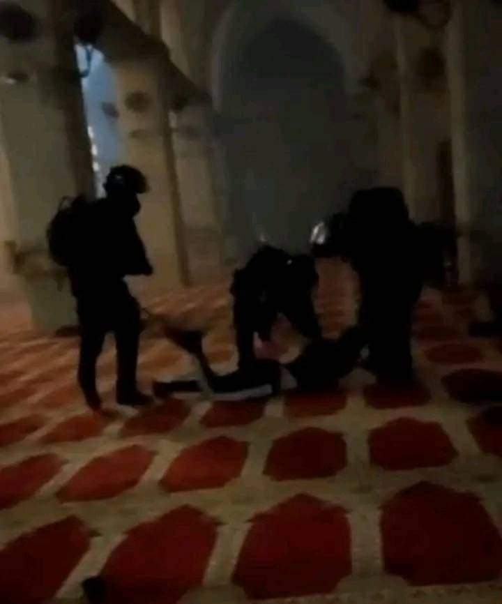 اللهم انصر المسلمين في فلسطين
#الاقصى_يستغيث