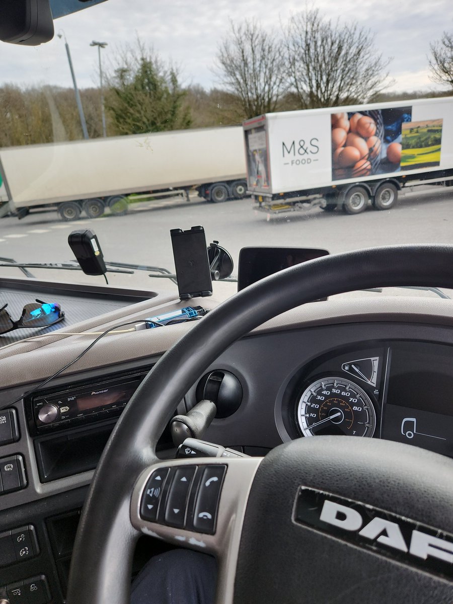 Trucker_Flyboy's tweet photo. Well, two things have happened, First is I'm back tramping (Couldn't stay away) second, I'm in a DAF 🤣 which too be fair is a lot more comfortable than my new gen MAN 👍@owensgroupuk https://t.co/0FXtqy55gv
