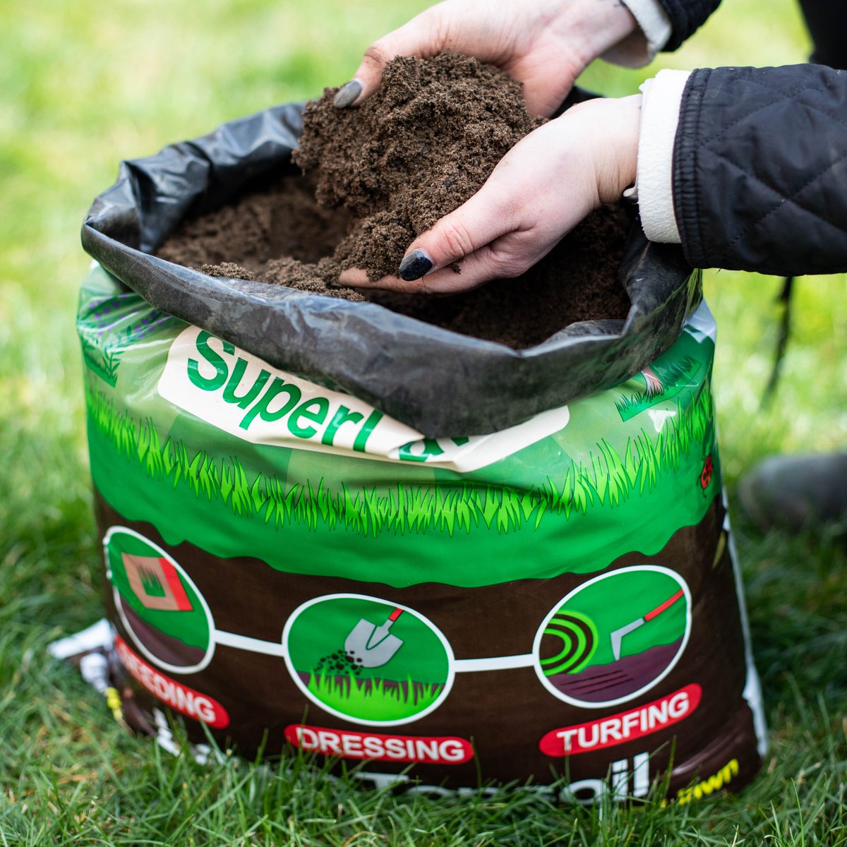 It's #PeatFreeApril.​​
​
You can easily achieve going #PeatFree with The Real Soil Company as all our #topsoils are completely peat free!​​
​
Help to save peat bogs, tackle climate change and make the #peatfreepledge.​​
​
#natural #organic #SuperSoil #Sustainable #SuperLawn