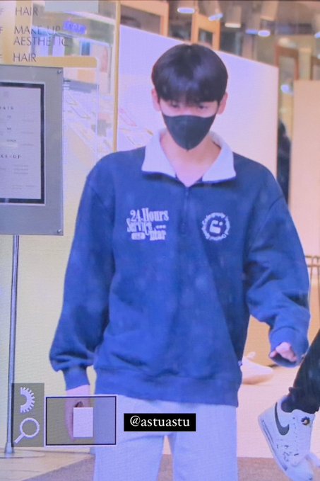 hanyujinfeed's tweet photo. his sweater fist 😞

#hanyujin #boysplanet #한유진 https://t.co/p3YmDvgu0Z