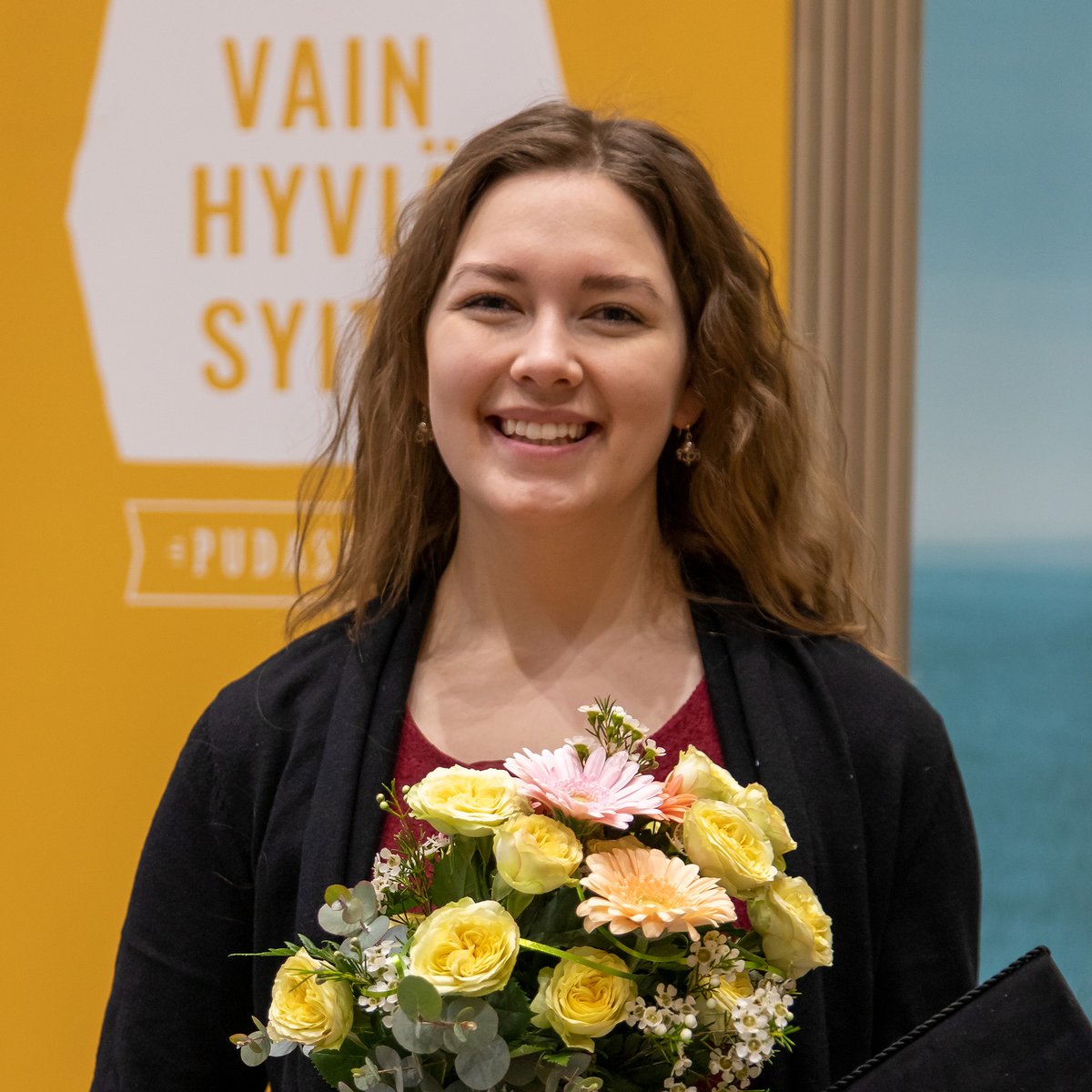 Edellisestä pudasjärvisestä kansanedustajasta on kulunut jo puoli vuosisataa, mutta nyt meillä sellainen viimein on. Pudasjärven kaupunki onnitteli Olga Oinas-Panumaa upeasta saavutuksesta valtuustoseminaarin yhteydessä 5.4.2023.

Onnea Olga ja menestystä tärkeään tehtävään!