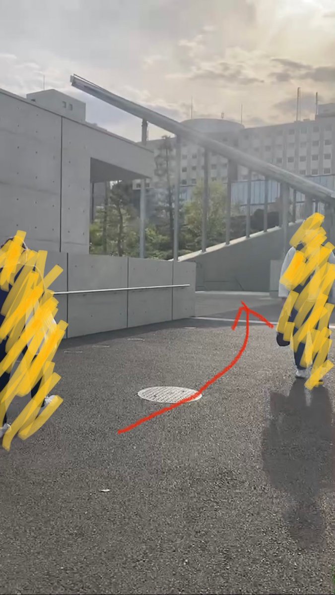 waseda_gitakura's tweet photo. 学生ラウンジは、戸山キャンパスの正門入って右手にある、早稲田アリーナの入り口の奥の階段を昇り、ずっと直進して自動ドアを2箇所通った先にあります！ https://t.co/jccRaRUsD6