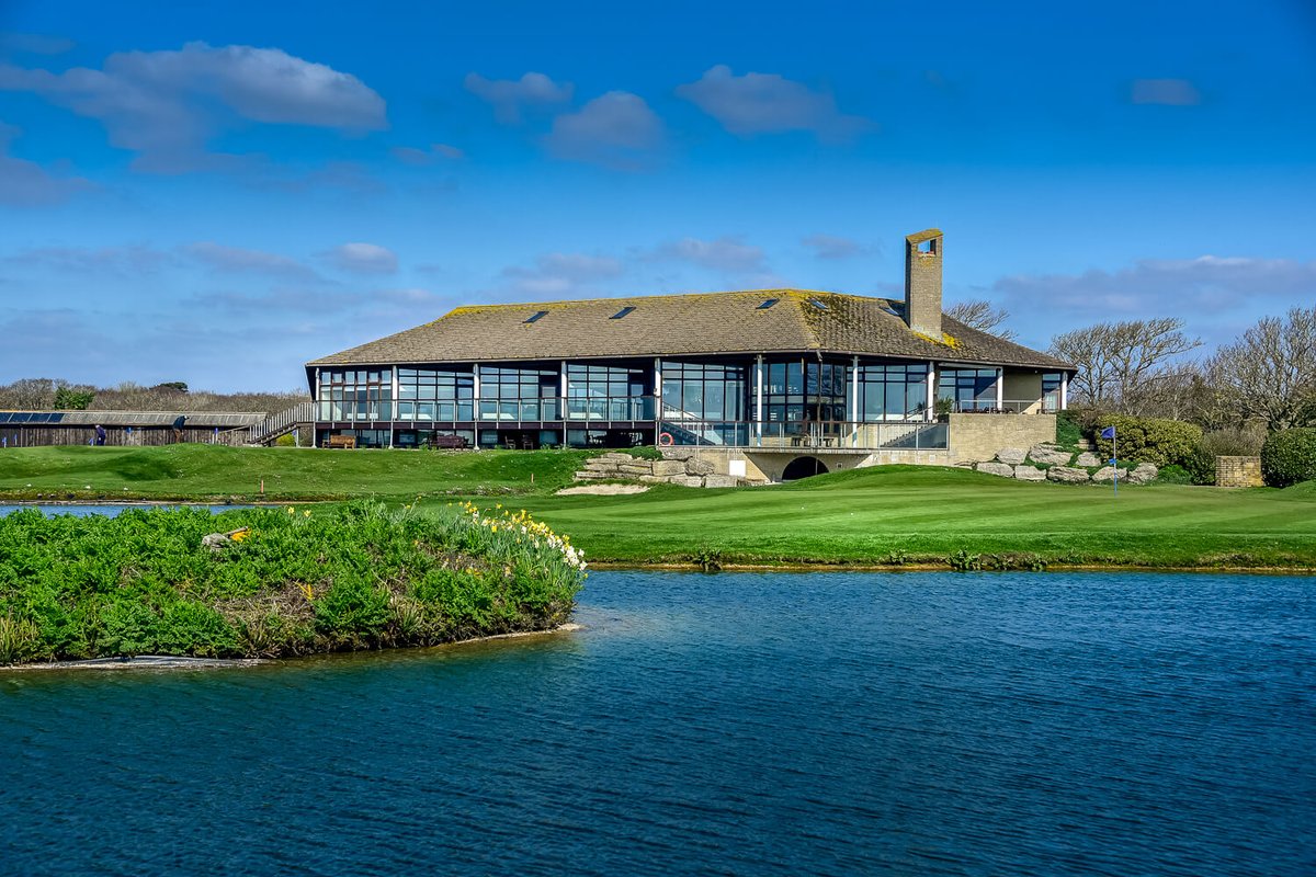 GolfClubSec's tweet photo. The sun shone and a splendid day was had by all in our penultimate #GCSOpen qualifier for the current campaign @BartononSeaGolf on Monday. Photos, as ever, courtesy of @crystalprizes who also provide our official chocolate delivery vehicle... 😀 https://t.co/ozNRQI9SHW