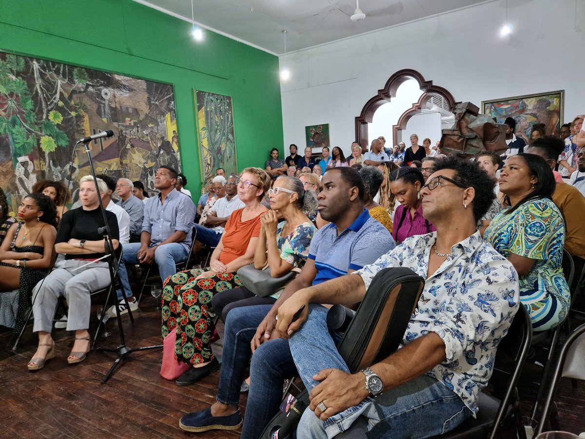 Het werkbezoek aan het Caribisch deel van het Koninkrijk van Fonds Podiumkunsten, Stimuleringsfonds Creatieve Industrie en Nationaal Restauratiefonds op Curaçao: dag één. Fijn om met al deze mensen in gesprek te gaan.