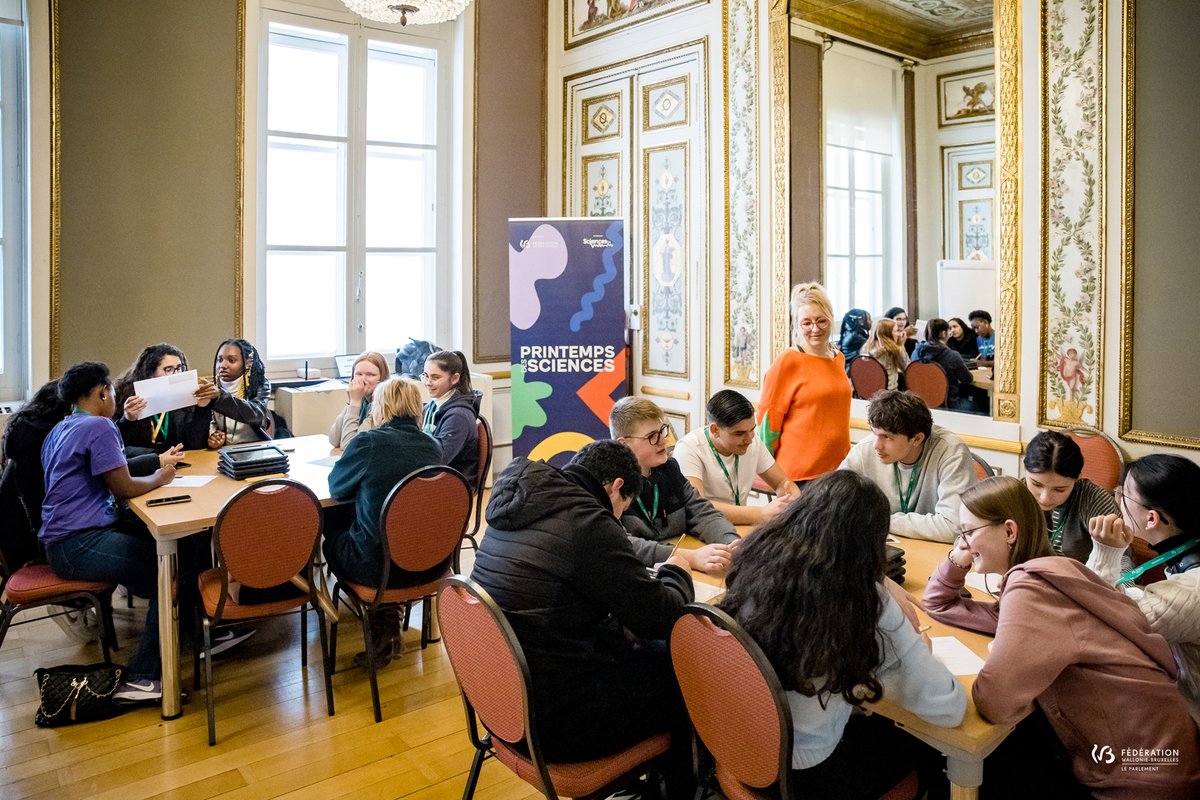 Déjà 3 semaines 🥲📷Retour en images sur la journée de lancement du #PrintempsDesSciences qui s'est déroulée le vendredi 17 mars au @ParlementF 😊 #sciences #technology #STEAM #STEM #UNamur (Photos #FWB)