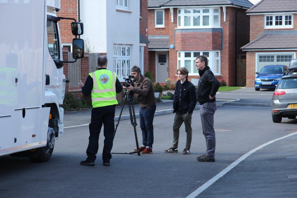 BARremovers's tweet photo. Filming for the new BAR Training video is underway. It can be used as part of an induction programme for removals companies, or as a refresher as it covers the basics including packing and health &amp; safety. A teaser wil be shown at the BAR Conference in May #BARTraining https://t.co/0HpFGrJEIV