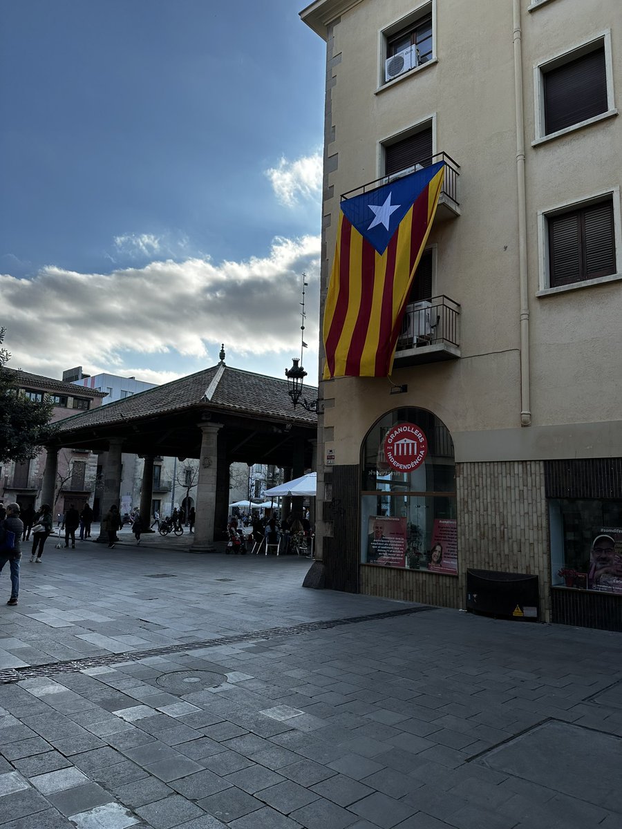 Lluispcosta's tweet photo. Poc a poc a Granollers és va notan la força de @PrimariesG , #somdiferents . https://t.co/EElCxuDpdE