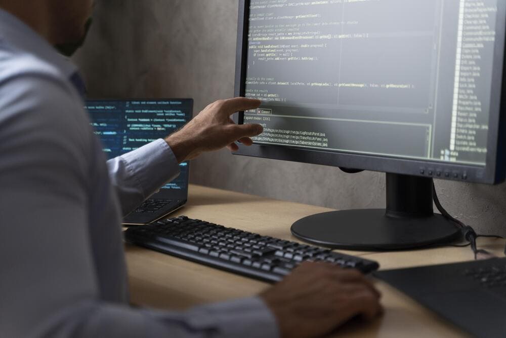 Wikiclic's tweet image. Et si vous voulez faire une carrière de programmeur informatique wikiclic.com/langage-de-pro…