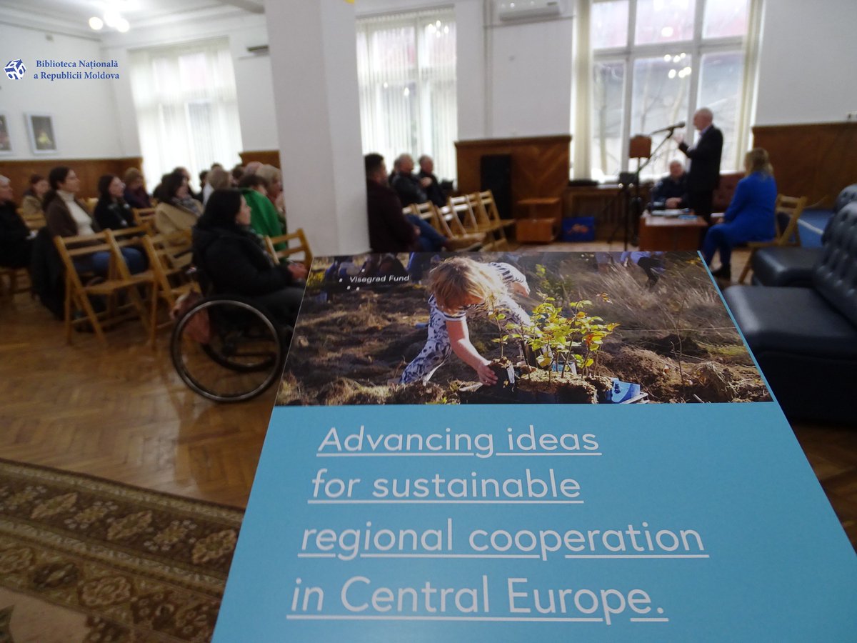BiblioNationala's tweet photo. @VisegradFund Reprezentanțiil @VisegradFund au prezentat la #BNRM #oportunități le de #finantare, #burse pentru #studii  și pentru activități de #cercetare, la universități și instit. din Cehia, Polonia, Ungaria și Slovacia.
https://t.co/XpK7WCzC10
#grants #funding https://t.co/4DoWhrktrA