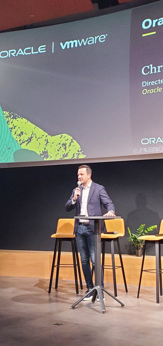 FabriceFrossard's tweet image. @cnegrier DG d&apos;Oracle
 &quot;l&apos;éco-responsabilité est un enjeu très serieux pour Oracle et tout le monde. Comment faire coïncider transformation des organisations et #RSE ?&quot;
La question des mois et années à venir.
#cloud #oraclesummit