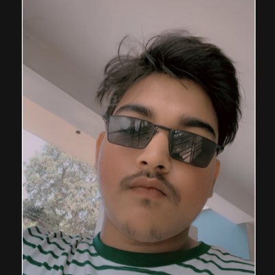 Saaduking's tweet photo. #NewProfilePic
#messyhair
#messyme https://t.co/K9vLRv4kal