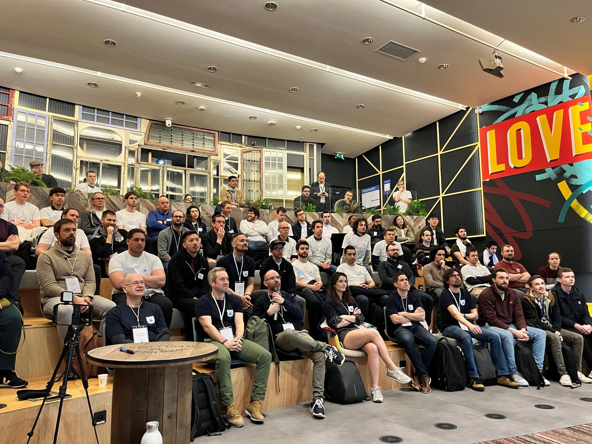 Credit_Agricole's tweet image. Top départ de la première journée de l’#ecoCodechallenge 2023 !

1⃣0⃣0⃣ développeurs et développeuses se challengent sur les défis de ce Hackathon afin de faire émerger les bonnes pratiques autour du numérique responsable 🖥️♻️