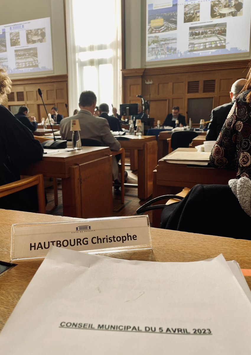 En conseil municipal à #Puteaux pour le vote du budget 2023 ! #HautsDeSeine