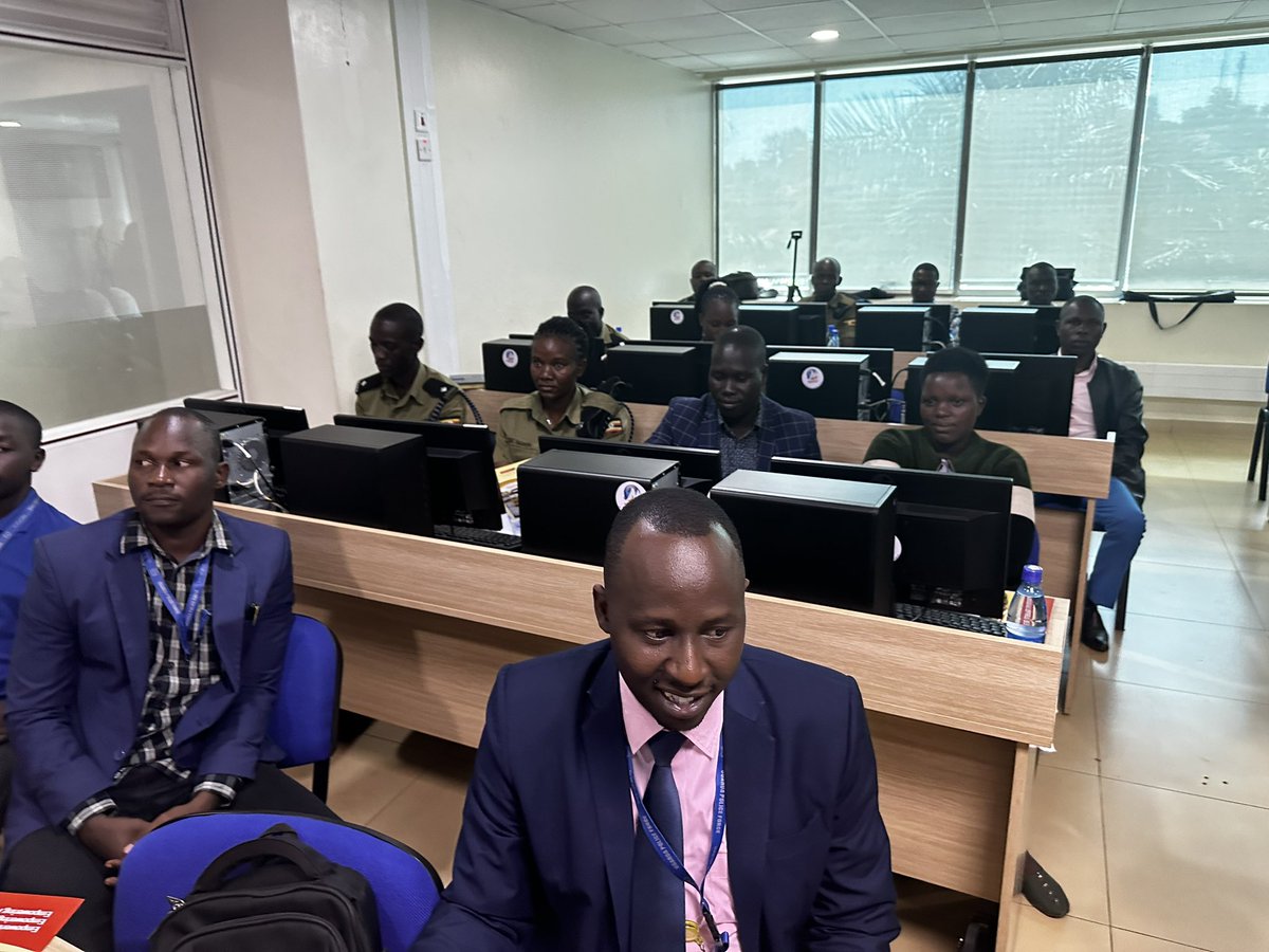isbatkampala's tweet photo. Empowering our police force with the knowledge and skills to combat cyber threats and protect our nation's digital infrastructure. Proud to host a successful cyber security training for Uganda Police Force! 🚨💻🛡️ #CyberSecurity #UgandaPoliceForce #ProtectingOurNation https://t.co/fIYU0zTUFx