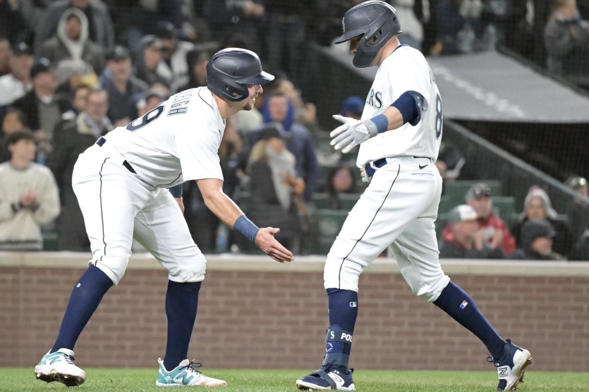 CirclingSports's tweet photo. AJ Pollock’s second Homer of the game gives the @Mariners an 11-0 lead over the @Angels!
Photos by @Bryans206
#SeaUsRise #GoHalos #SeattleMariners #Baseball #MLB #MarinersBaseball #SeattleBaseball #LosAngelesAngels #AJPollock #CalRaleigh https://t.co/epCgdLANhB