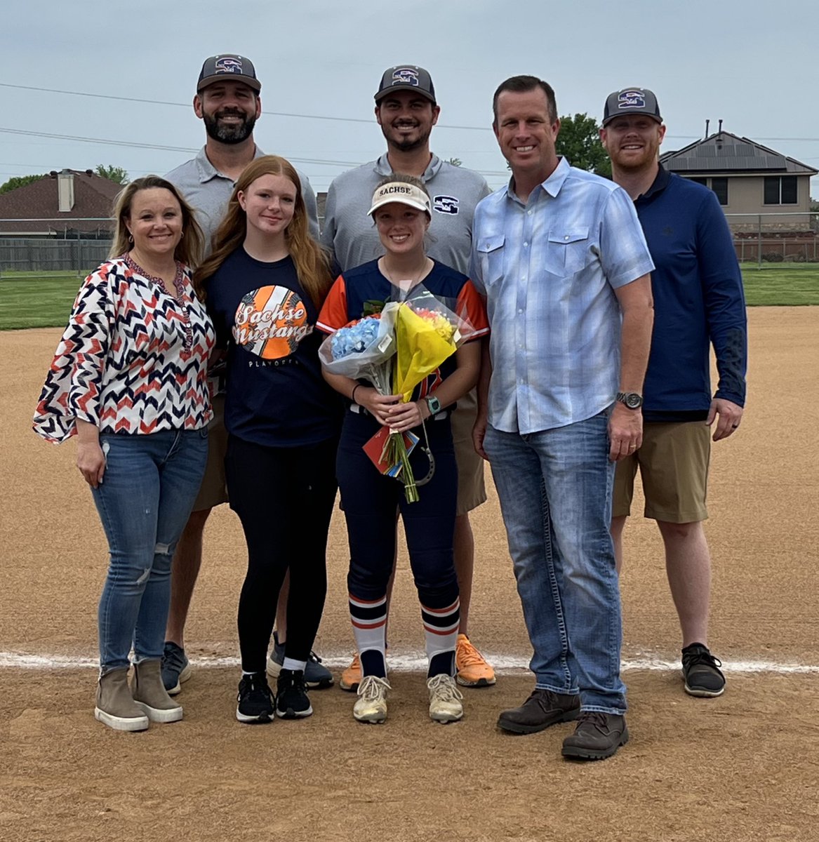 SachseSB's tweet photo. Sachse wins 10-0 vs Naaman Forest!!

Congratulations to all four of our seniors and their families! Thank you for all the work and dedication over the years! Good luck in your future endeavors, but we still have some softball to play. Let’s make a run in the playoffs!! https://t.co/7LkuXBZ9J7