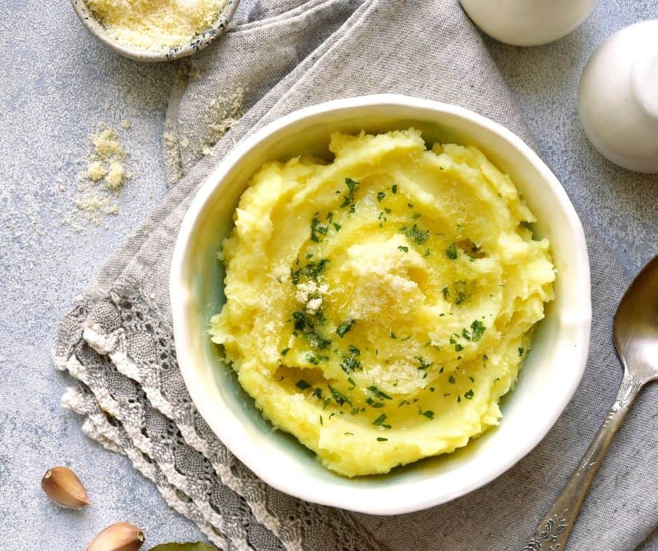 AF_Recipes's tweet photo. Air Fryer Mashed Potatoes https://t.co/Mb71Ni43jp https://t.co/wJJDW3DkYk