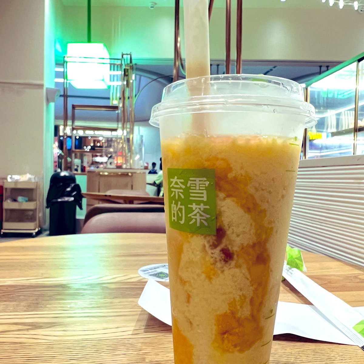 jyrnan's tweet photo. 早上六点多出门,送人,保养车辆,然后来配眼镜,到现在还在等眼镜到手,一上午就木有了…… #jyLife https://t.co/3fymUY6Xx6