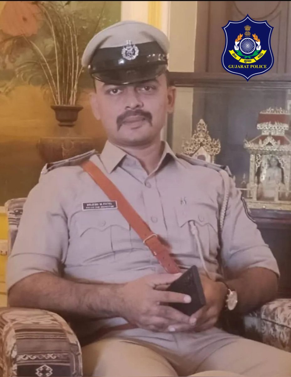 Brijesh242013's tweet photo. જગ્યા મેળવવી પડે દોસ્ત, મહેનત કરવી પડે, ઘસાવું પડે, ત્યાગ કરવો પડે, મ્હેણાં પણ સાંભળવા પડે.
#સ્પર્ધાત્મક_પરીક્ષા ની તૈયારી #પોલીસ #Police

"ઘસાઈ ને ઉજળા થઈએ" _પૂ.રવિશંકર મહારાજ. https://t.co/8EOzxLyvHd