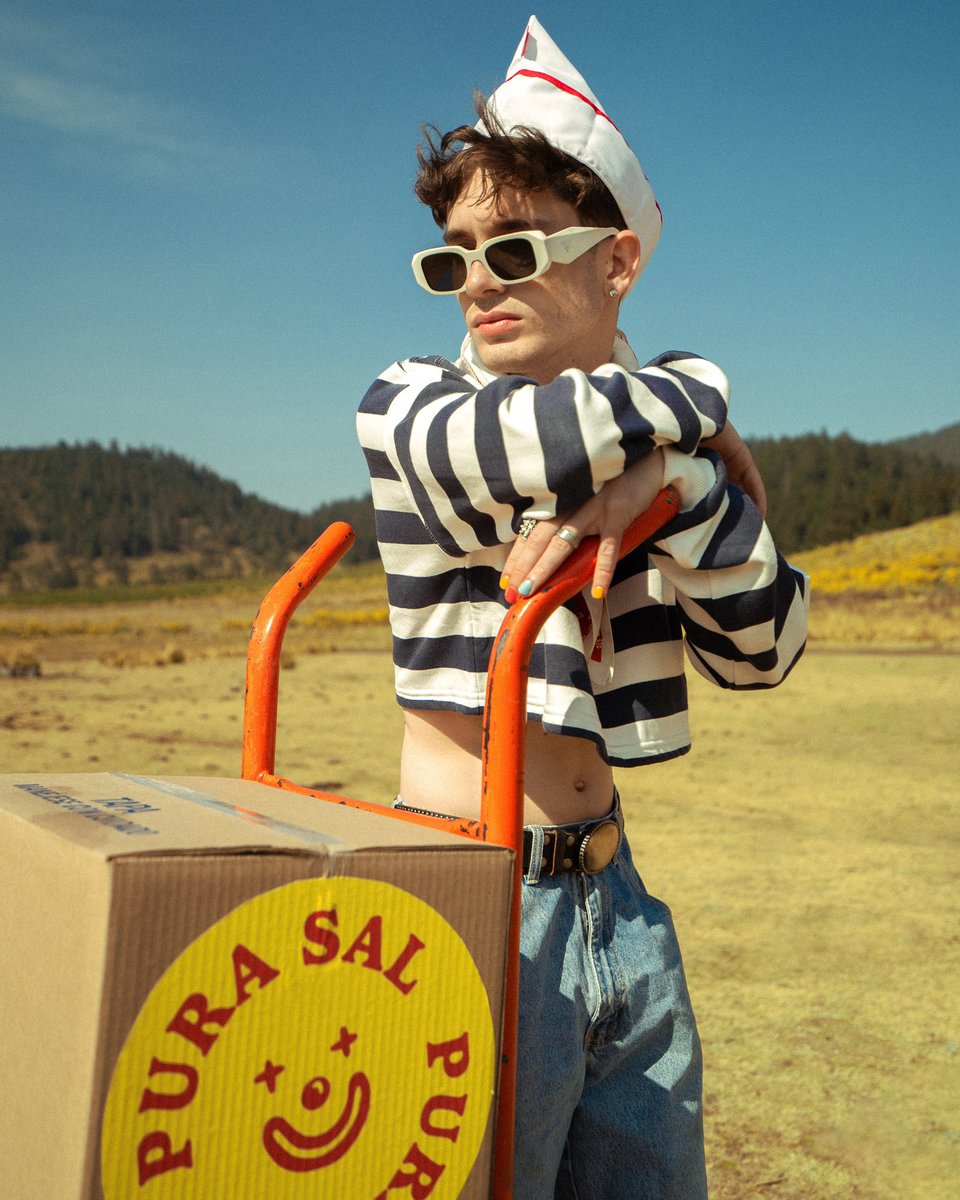 CROM_MAGAZINE's tweet image. Leon Leiden – Desamor Feliz Parte 2
❤️‍🩹💕🍦👽🚐
@LeonLeidenMusic 

crommagazine.com/leon-leiden-de…