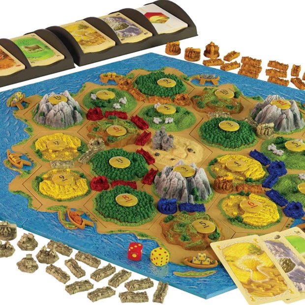 #KlausTeuber ผู้ออกแบบ #บอร์ดเกม CATAN
เสียชีวิตแล้วด้วยวัย 70 ปี
ขอแสดงความเสียใจและขอบคุณสำหรับความทุ่มเท
#CATAN เป็นบอร์ดเกมที่เข้าถึงผู้เล่นใหม่ๆ ได้ไม่ยาก
เพราะใช้ทั้งดวง (ทอยเต๋า) และใช้ปาก (เจรจา) เพื่อให้ไปถึงเป้าหมายคือการได้ 10 แต้ม #RIP #bgnsquad #boardgame
