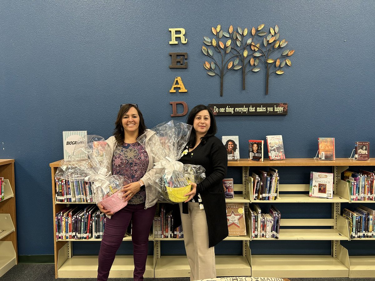 SliderStuCo's tweet photo. Happy Librarian Appreciation Day to these two wonderful ladies! We are so grateful for your dedication and passion! You bring so much joy to Slider💚💙 #stallionsunited #sliderstuco #librarianappreciationday @Slider_Middle https://t.co/8h7GTzhyNj