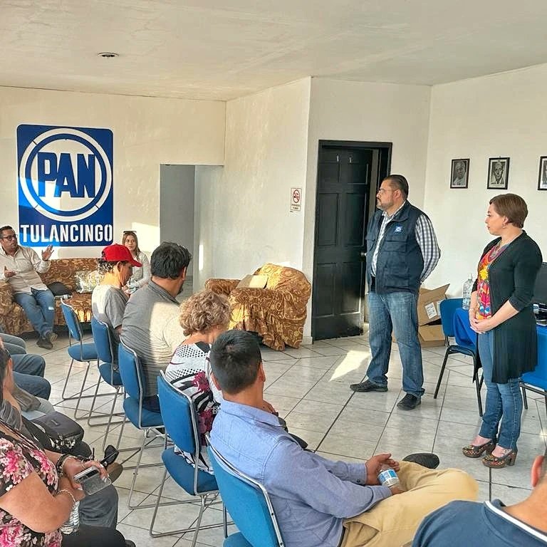 PAN_Hgo's tweet image. Para dotar de más herramientas a la estructura del PAN Tulancingo, se hizo la entrega de equipo de cómputo, con lo que también se podrá atender de mejor manera a la ciudadanía. ¡En el #PANHidalgo seguimos avanzando!

#AcciónNacional #BienComún #AcciónPorHidalgo