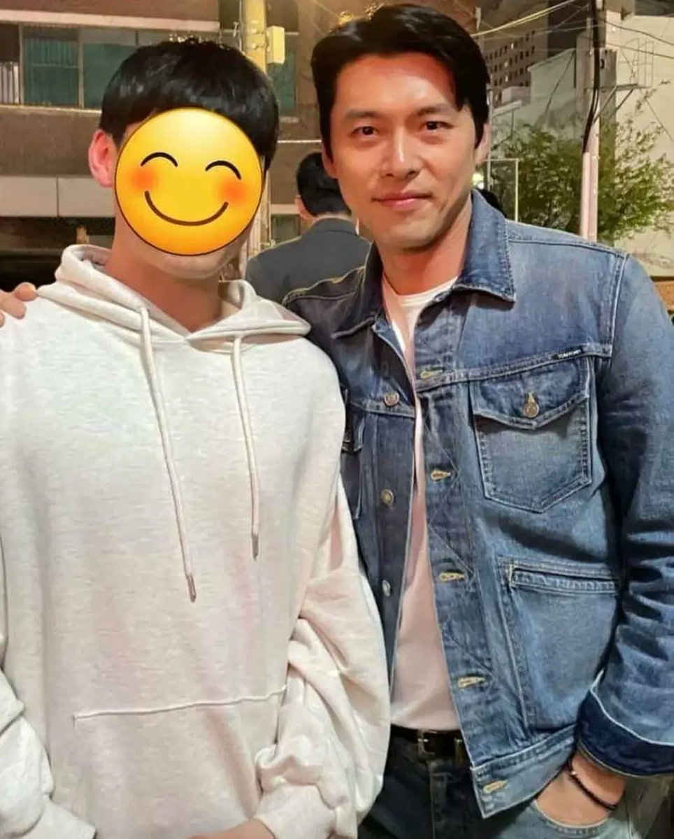 fabmotherJ's tweet photo. Daddy Bin in Denim Jacket ❤️❤️❤️  Lovin' his fresh hair do 🫶
📷 ctto

Follow us on IG: 
@momophforhyunbin
@momophforbinjin https://t.co/jDZPkMQqLf