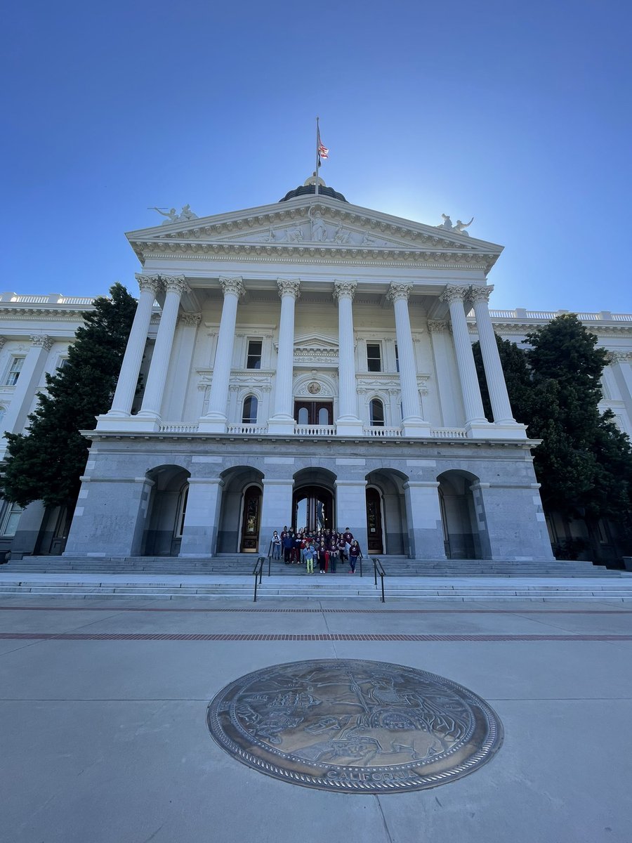 4th Grade Trilogy trip to Sacramento! They visited the Capitol, a museum, and the IMAX theatre. #MightyOakSTRONG #hookeroakrocks
