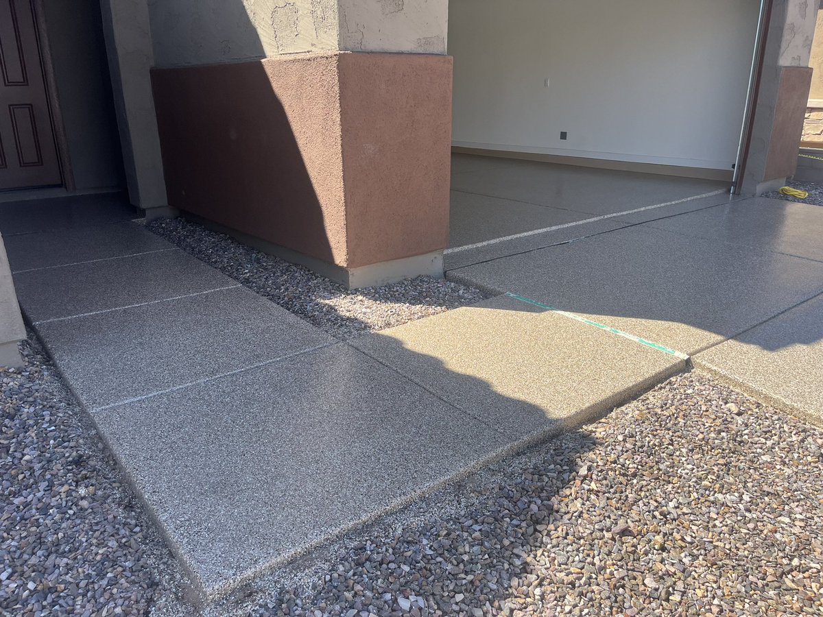 EpoxyArizona's tweet photo. Complete driveway, front walkway , porch, and garage makeover:) check out how beautiful 🤩 this turned out:) give us a call ☎️ 520-549-7772
For all your #concrete #coatings needs! 
#polyasparticcoatings #epoxy 

#americanepoxyarizona #aea #epoxy #epoxyfloor #arizona #tucson https://t.co/jZ4BbBOQ8u
