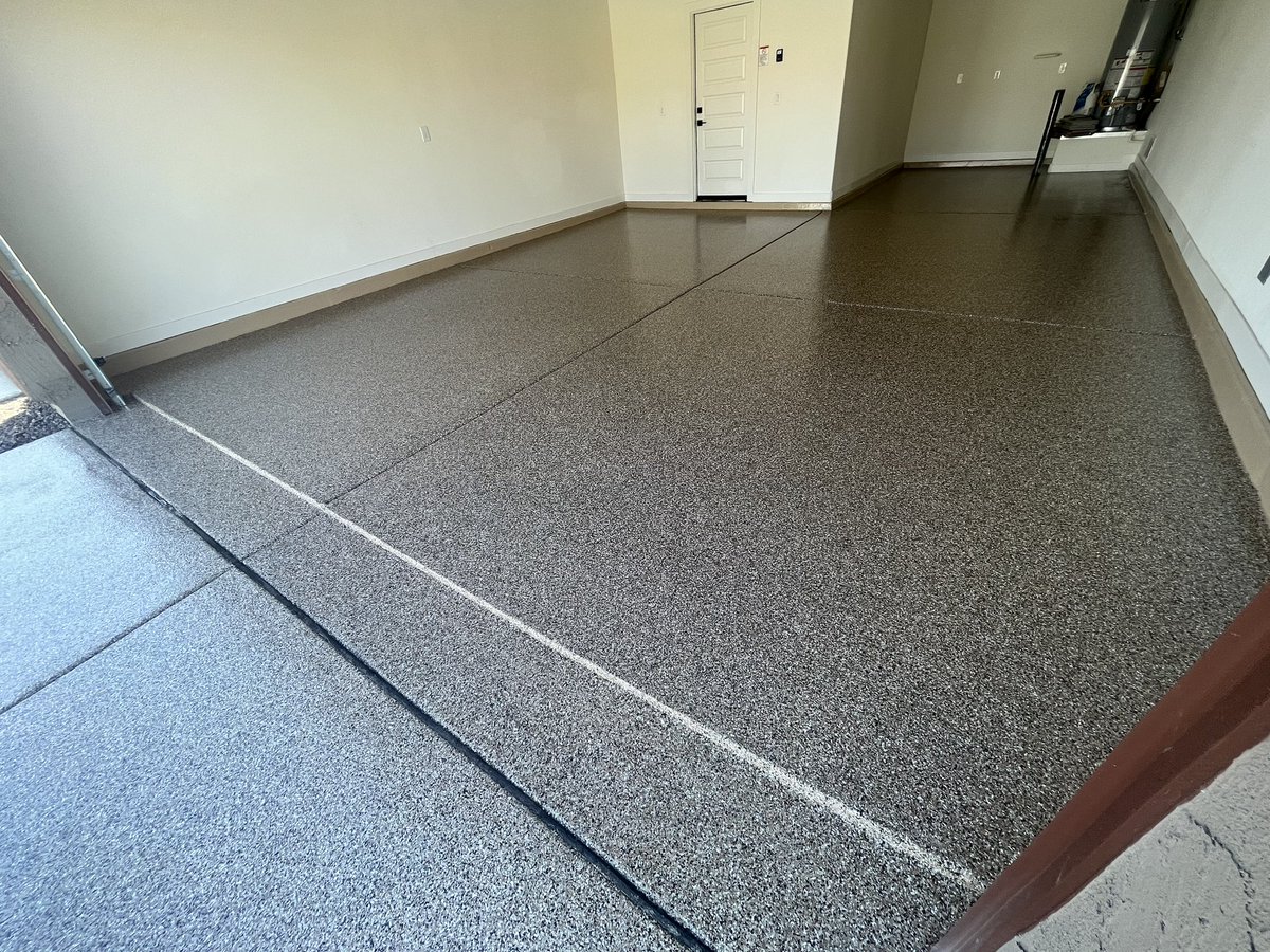 EpoxyArizona's tweet photo. Complete driveway, front walkway , porch, and garage makeover:) check out how beautiful 🤩 this turned out:) give us a call ☎️ 520-549-7772
For all your #concrete #coatings needs! 
#polyasparticcoatings #epoxy 

#americanepoxyarizona #aea #epoxy #epoxyfloor #arizona #tucson https://t.co/jZ4BbBOQ8u
