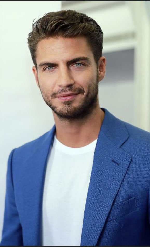 Y pondría más me faltan rizos en el pelo