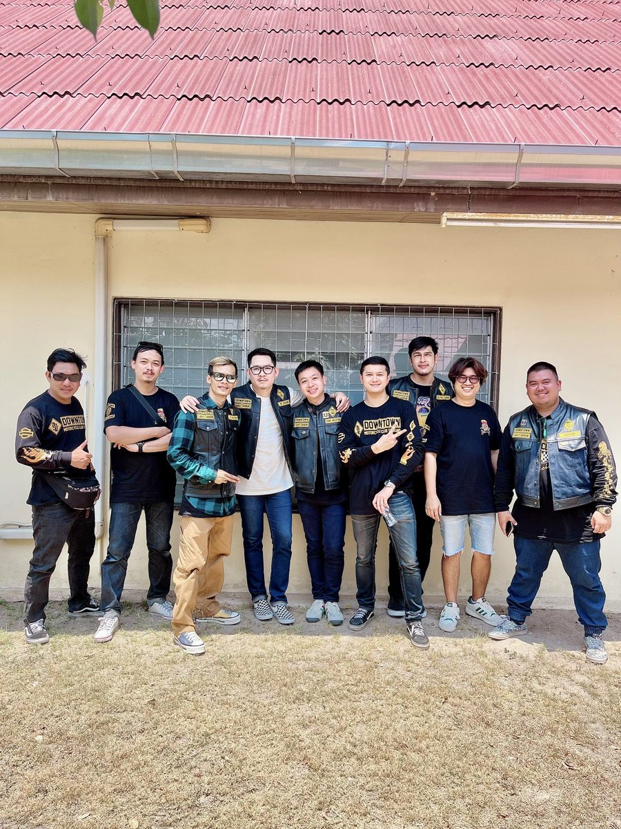 kungkung1988's tweet photo. มิตรภาพคือความรู้สึกอบอุ่นที่มาจากส่วนลึกของหัวใจ ซึ่งไม่สามารถซื้อหรือขาย
MC-DRAGON #RAKABOY 🦄 #DTMC ⚫️🟡 #วันสงกรานต์ #ไบเกอร์ #HD #Thailand #วัยรุ่นเมกา #คลาสสิคสองล้อ #Y2K #แคปชั่นตลก #แคปชั่นโดนๆ #วัยรุ่นทรงเอ #เฟี้ยวจัด #โสด #แคปชั่นคิดบวก #แคปชั่นอ่อย #แคปชั่นชีวิต https://t.co/vrgkOnco4C