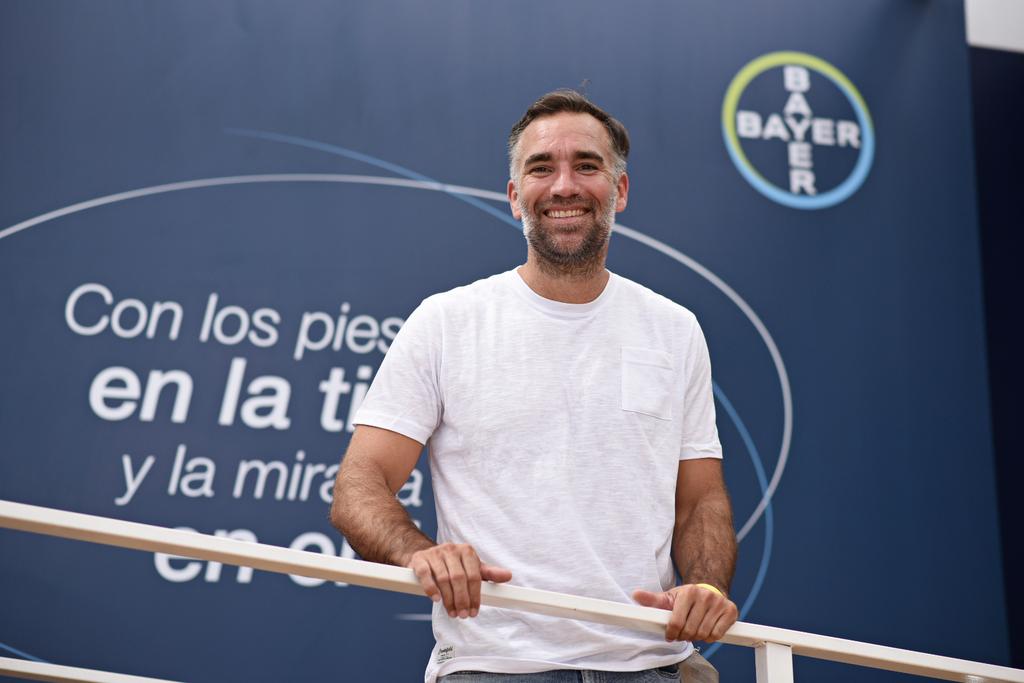 luis_silvaMON's tweet photo. Después de 19 años en @Bayer4CropsAR como protagonista de la transformación del agro y privilegiado de conocer y liderar personas increíbles llegó el momento de avanzar en nueva aventura profesional.

Feliz por estos increibles años y feliz de saber que lo mejor esta por venir!💪 https://t.co/eZKQIY6zAM