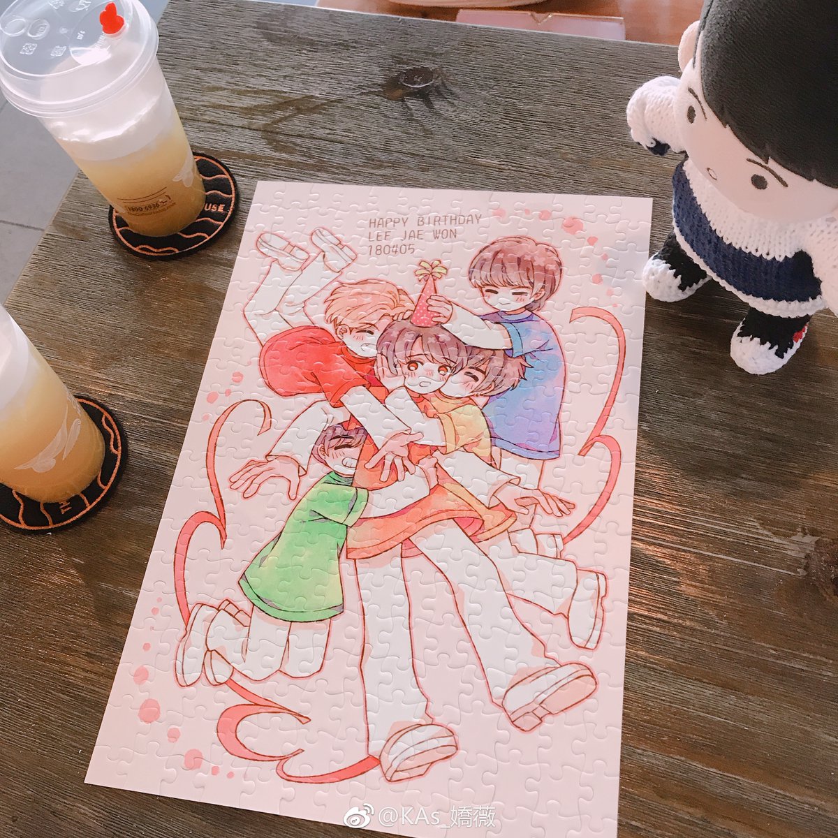 roeruchan's tweet photo. old art re-upload, 2019 version: added the text to fit the size of order-made jigsaw puzzle (photos from my friend) #에쵸티 https://t.co/tH5ezkDyiH
