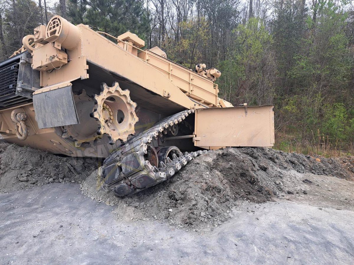 conradce2's tweet image. Andrzeju nie denerwuj się...🙃

#MBT #MainBattleTank #Tank #Abrams