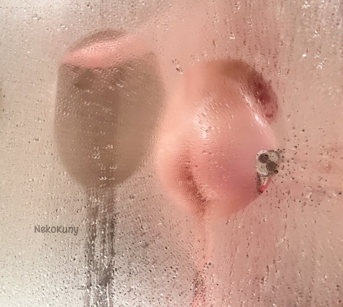 Oh no is that a hidden camera in the bathroom? 🛁 https://t.co/bWWP080JIh<a href="/tag/femboy"class="tags"><span>#femboy</span></a>