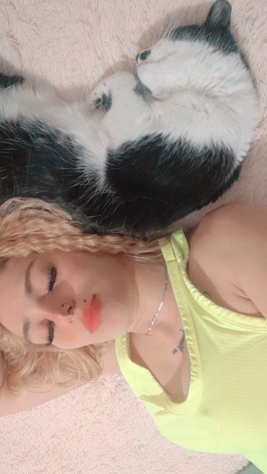 Hello everyone, this week I will be resting and enjoying time with my family.  I wish you a nice week<a href="/tag/beautiful"class="tags"><span>#beautiful</span></a><a href="/tag/sexy"class="tags"><span>#sexy</span></a><a href="/tag/online"class="tags"><span>#online</span></a><a href="/tag/enjoy"class="tags"><span>#enjoy</span></a><a href="/tag/girlboss"class="tags"><span>#girlboss</span></a><a href="/tag/cutegirl"class="tags"><span>#cutegirl</span></a>