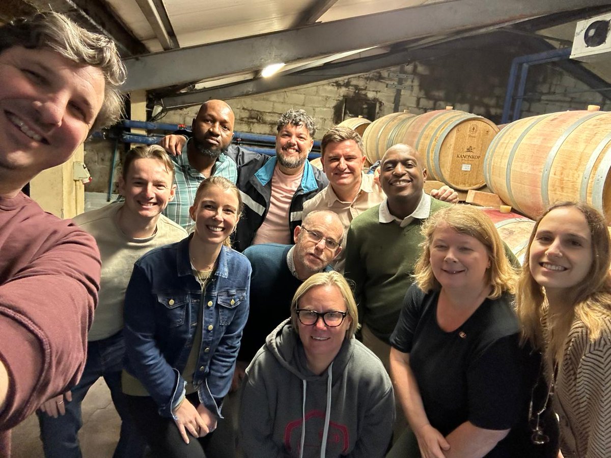 TheWineCentre's tweet photo. This week we welcomed the new #WSETLevel4 Diploma group! Very excited to kick off this 2-year long journey with this new team. Best of luck to you all! @WSETglobal Pictured at: @KanonkopEstate
#WSET #wineeducation #winediploma #wsetlevel4 #upskill #IWEC https://t.co/b6OoTlsOrA