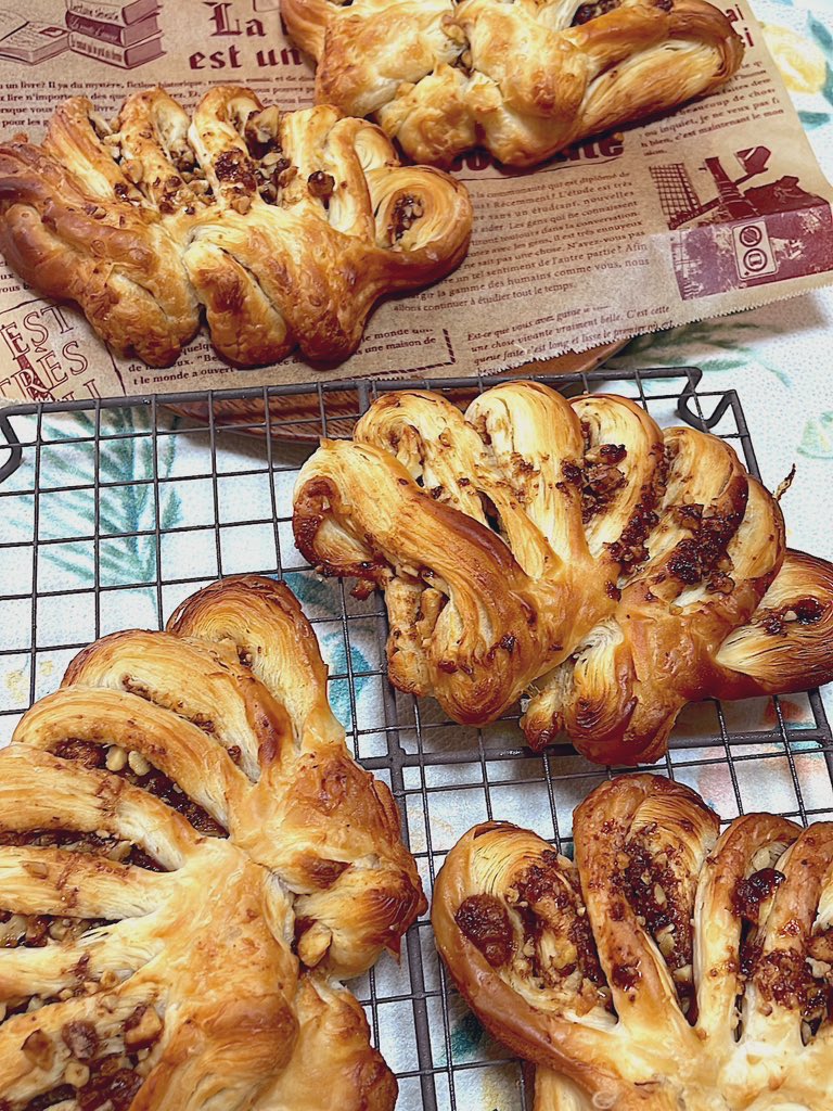 yukimery's tweet photo. 黒糖クルミのデニッシュ #danishbread
初めてのデニッシュパン ちょっと層が出来て感動✨ https://t.co/rnUHF20zT7