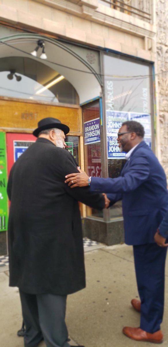 aaanmarkaz's tweet photo. الف مبروك!

"1,000 congratulations!" from Arab Chicago to community (@UWFIllinois) &amp; labor (@CTULocal1 @CTUBlackCaucus) organizer Brandon Johnson, our new mayor!

We are looking forward to working with you to repair our great city! 

@Brandon4Chicago @CAARPRNow #ChicagoElection https://t.co/prLjFo6Bhl