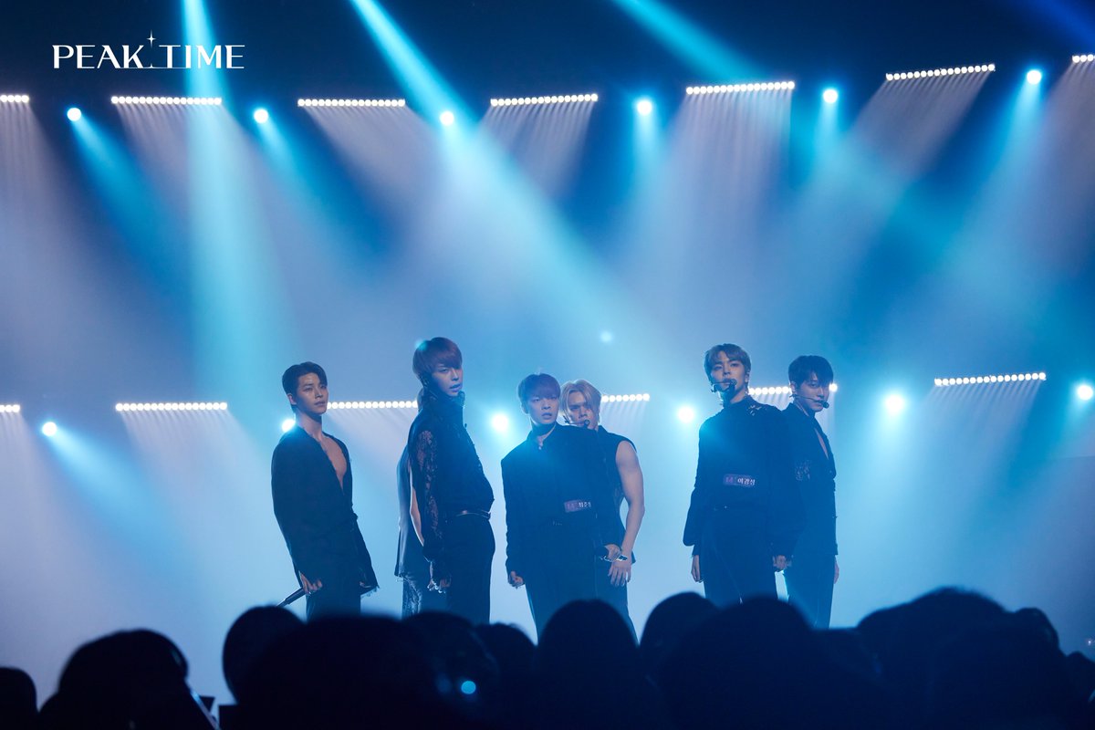 GOGOSING_SLL's tweet photo. <PEAK-CAM📸> #Behind

“It’s 7day.. since I started watching Team 14:00’s new song.. the video doesn’t end..”
For those who thought like this, we brought you a stage still cuts😉

#PEAKTIME #JTBC https://t.co/0FHpANcrt2