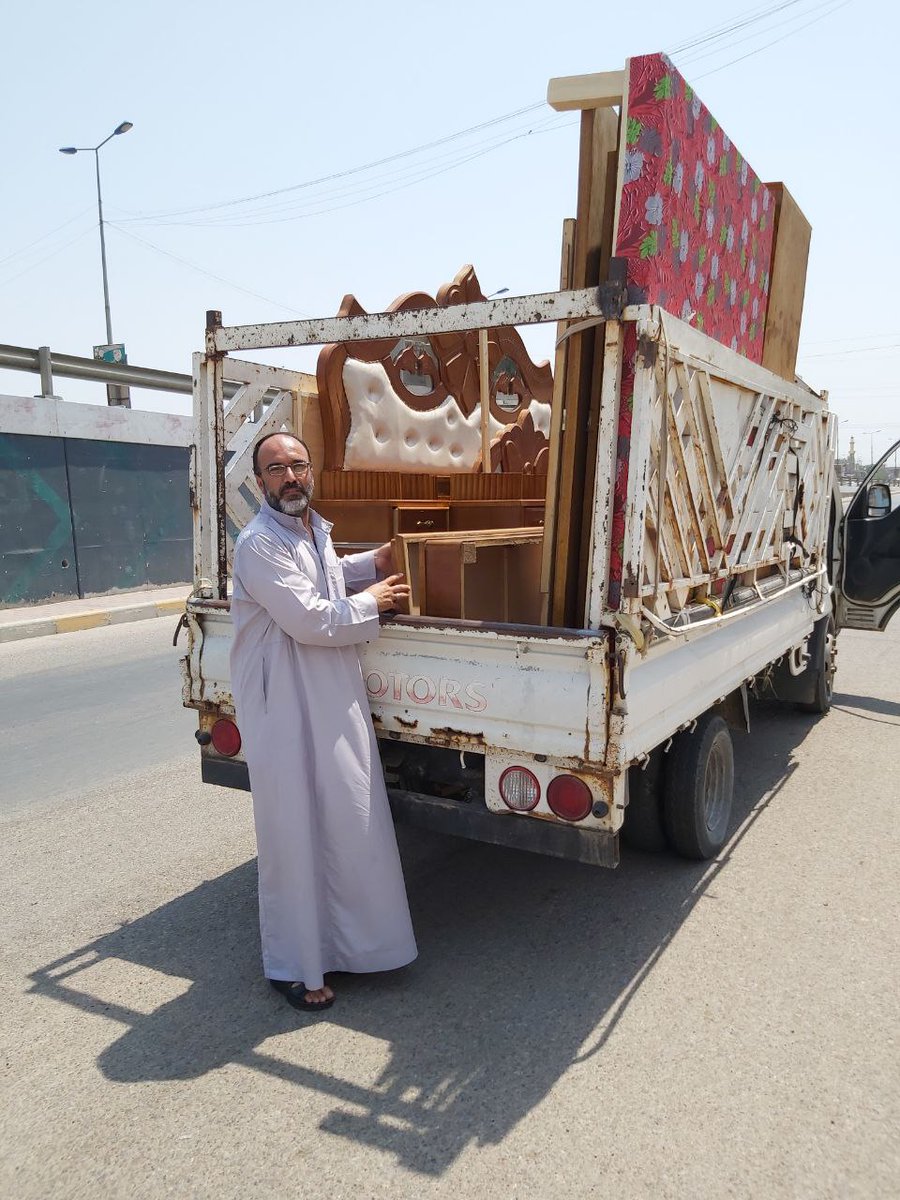 قامت #مؤسسة_فيض_الزهراء_عليها_السلام
في ميسان بتجهيز ٤ غرف نوم لعدد من الشباب الذين يرمون الزواج