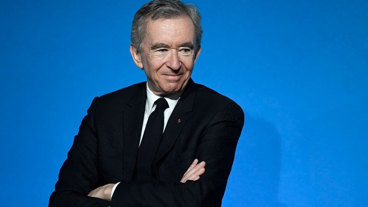 BFMTV's tweet image. Bernard Arnault franchit pour la première fois le cap symbolique des 200 milliards de dollars
l.bfmtv.com/xvM