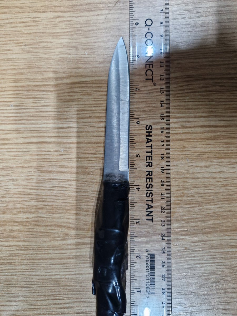 Another knife off the streets of Gainsborough found on a young person walking the streets thanks to information from the public, which allowed me to conduct a stop and search. #knifecrime #StaySafe #community #safercommunity @LincsPoliceFCR @LincsPolice @GainsboroughPol