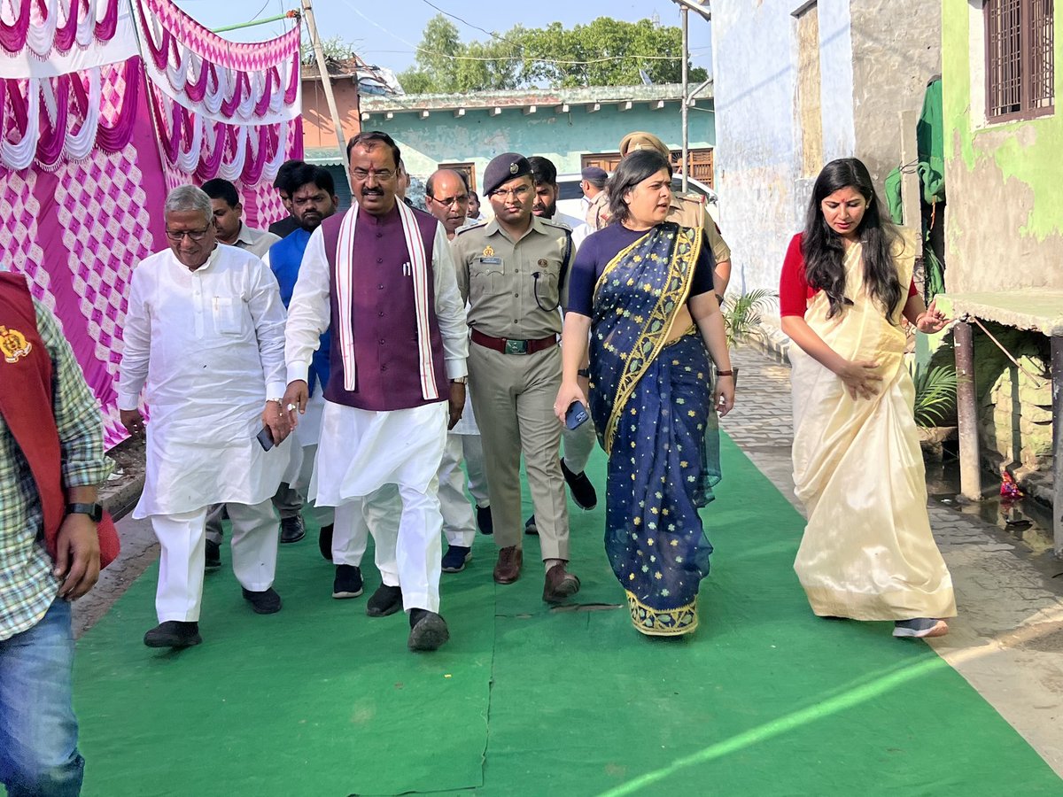 CDO_HAPUR's tweet photo. माननीय उपमुख्यमंत्री जी @kpmaurya1 द्वारा प्रदेश की प्रथम निपुणशाला का उद्घाटन अनवरपुर, हापुड़ में किया गया।निपुणशाला में बच्चे डिजिटल,एक्सपेरिमेंटल एवं फन लर्निंग के द्वारा भाषा और गणित में दिए हुए निपुण लक्ष्य को आसानी से प्राप्त कर सकेंगे।@ChiefSecyUP @CommissionerMe3 @DmHapur https://t.co/LEKtpGgLKr