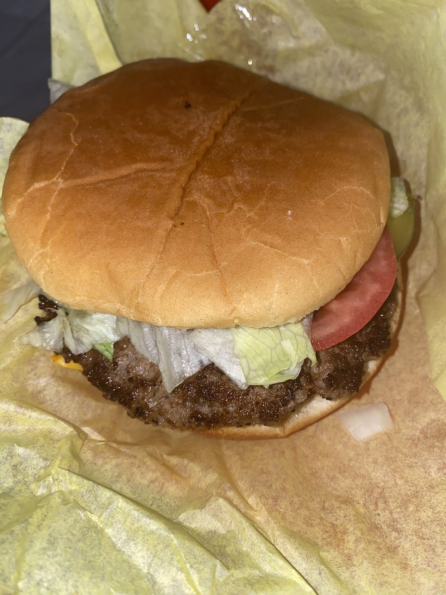 WeslacoShoping's tweet image. Dinner after a movie … #foid #foodie #foodblogger #rgvfood #rgvfoodie #burger #hamburger #cheeseburger #fries #texas