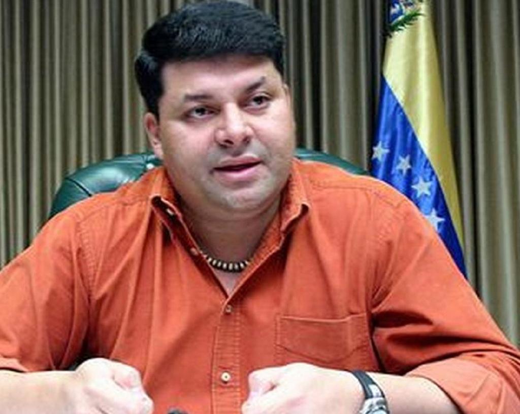 Atención: Policía Nacional contra la Corrupción detuvo al ex ministro de la Secretaria de la Presidencia Hugo Cabezas, por su presunta vinculación con una estructura de corrupción en la Corporación Venezolana de Guayana (CVG), según fuentes judiciales